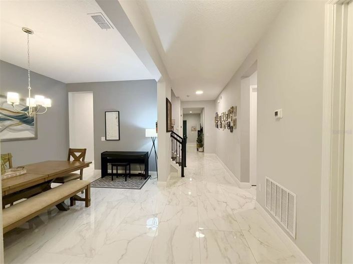 Image No.3-6 Bed House for sale