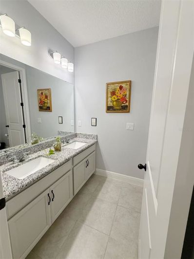 Image No.40-6 Bed House for sale