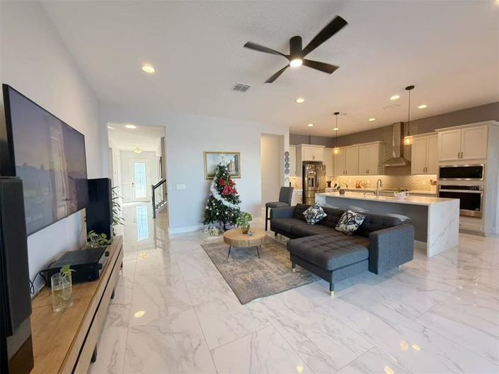 Image No.6-6 Bed House for sale