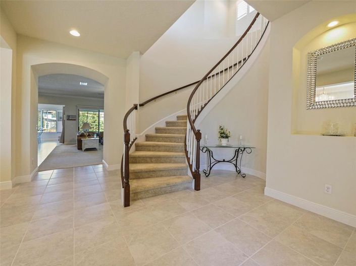 Image No.12-6 Bed House for sale