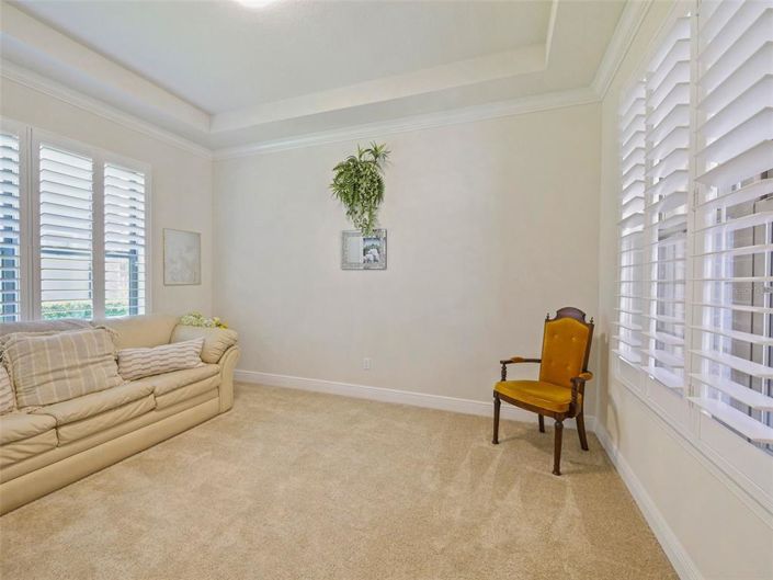 Image No.17-6 Bed House for sale