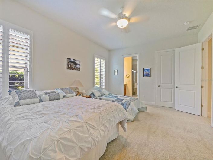 Image No.20-6 Bed House for sale