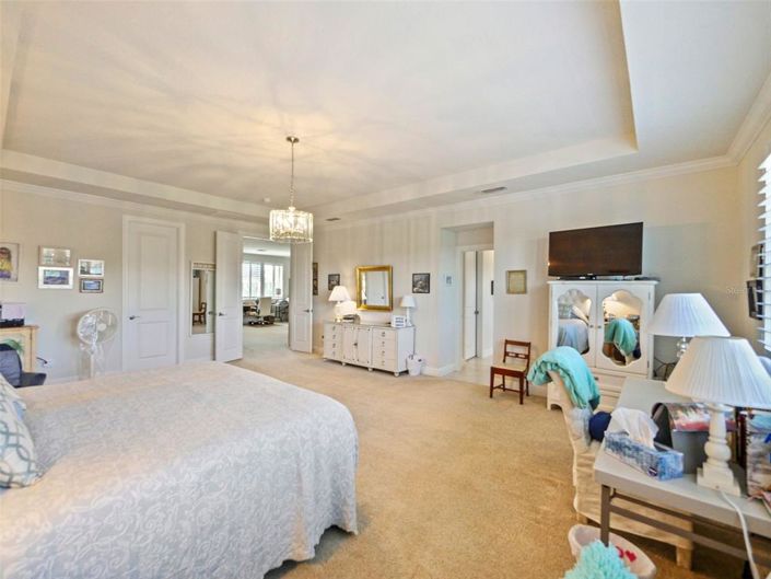 Image No.40-6 Bed House for sale