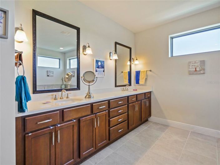 Image No.42-6 Bed House for sale