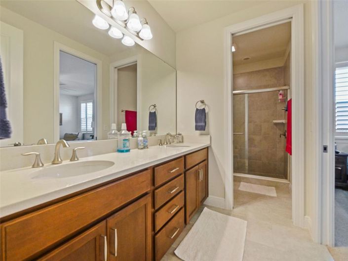 Image No.48-6 Bed House for sale