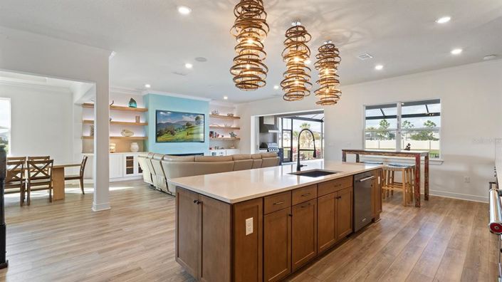 Image No.14-6 Bed House for sale