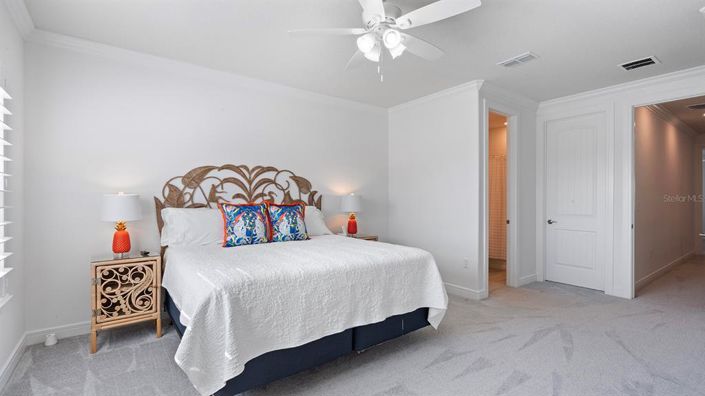 Image No.40-6 Bed House for sale