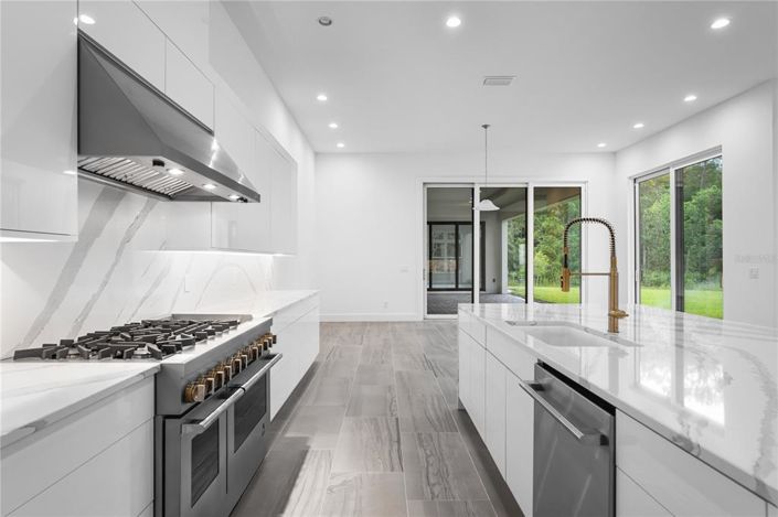 Image No.13-6 Bed House for sale