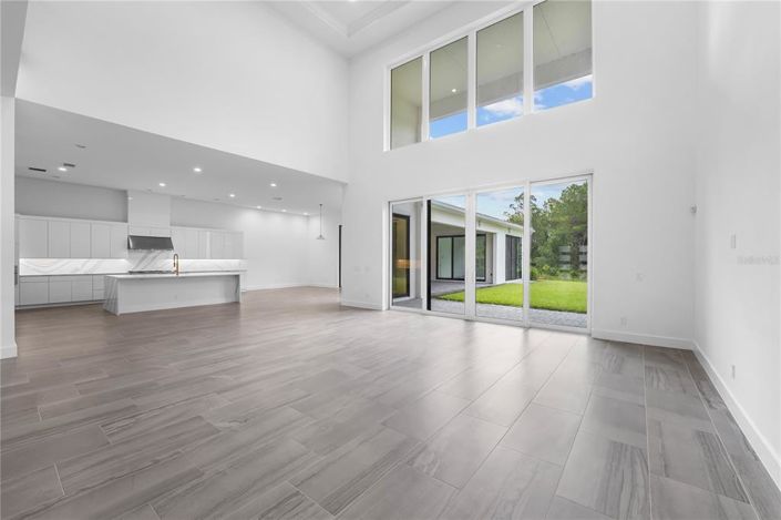 Image No.17-6 Bed House for sale