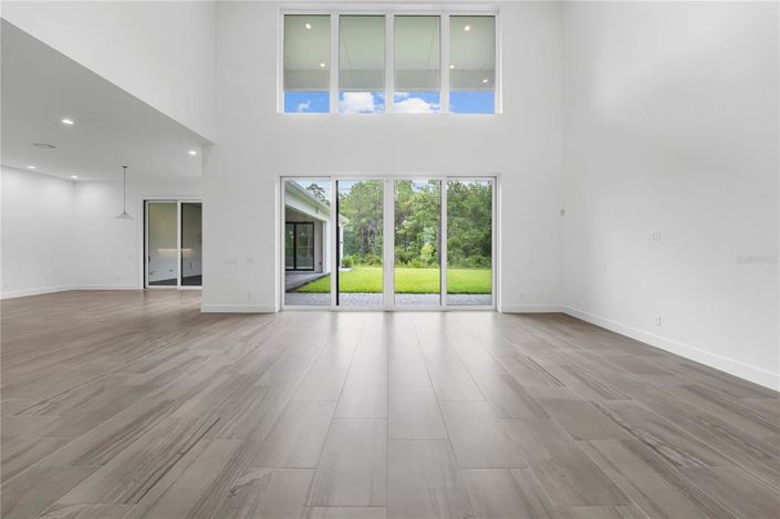 Image No.18-6 Bed House for sale