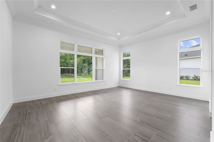 Image No.20-6 Bed House for sale