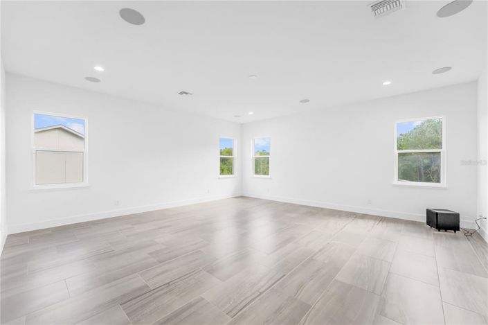 Image No.42-6 Bed House for sale