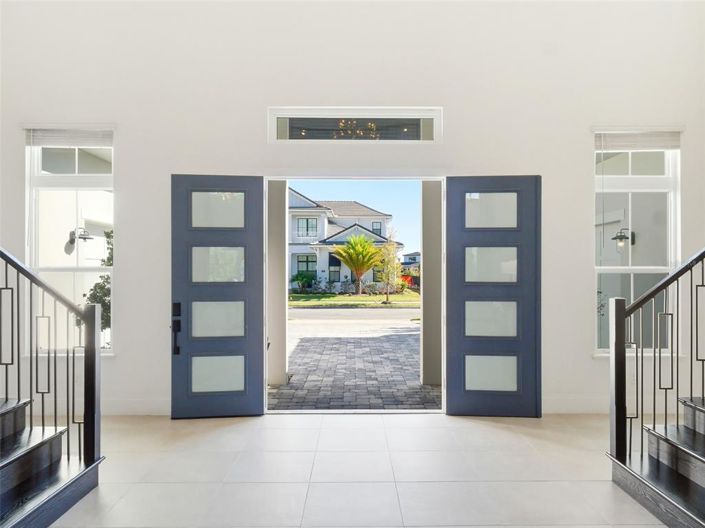 Image No.17-5 Bed House for sale