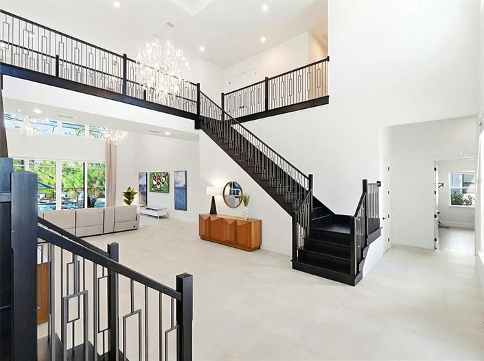 Image No.20-5 Bed House for sale