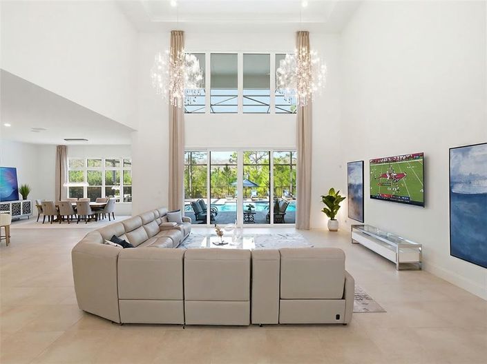 Image No.27-5 Bed House for sale