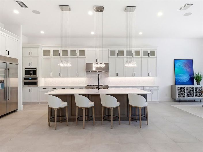 Image No.34-5 Bed House for sale