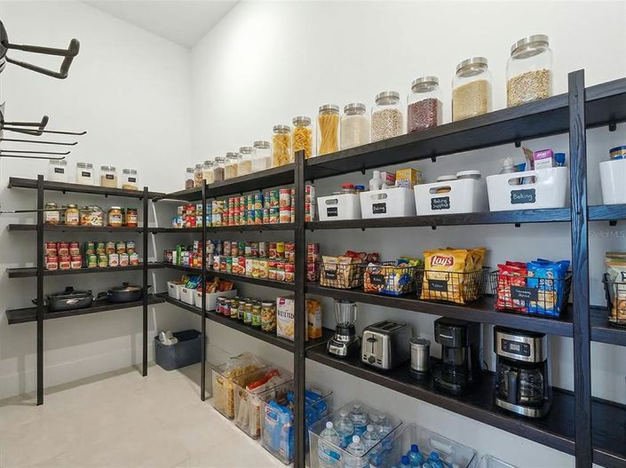 Image No.42-5 Bed House for sale