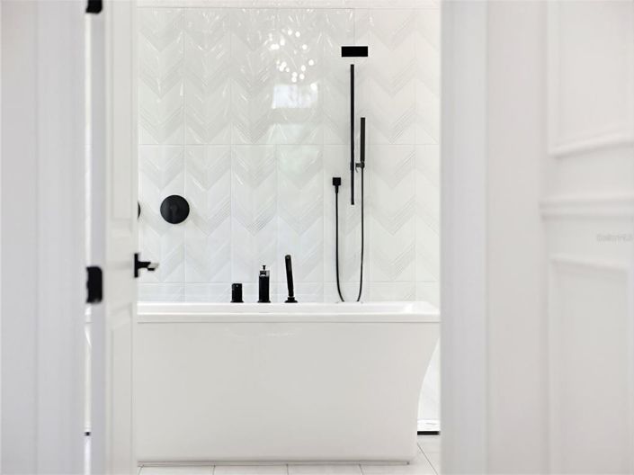 Image No.51-5 Bed House for sale