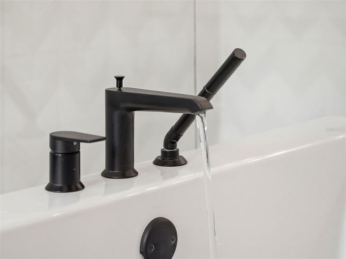 Image No.54-5 Bed House for sale