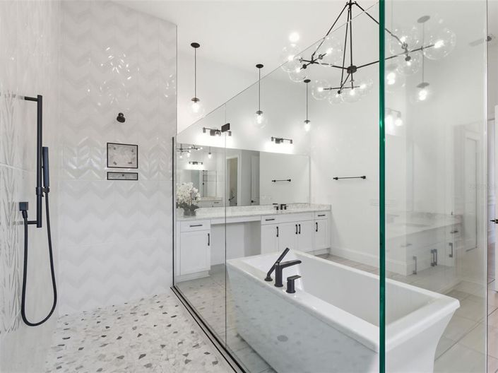 Image No.55-5 Bed House for sale