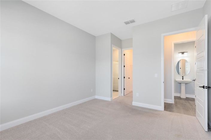 Image No.24-5 Bed House for sale