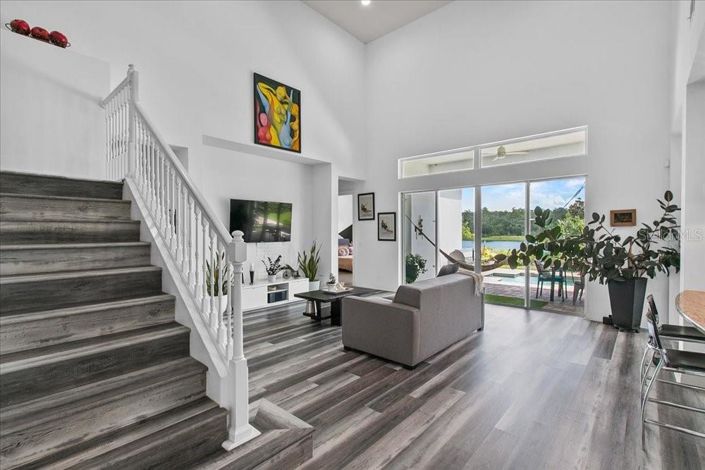 Image No.10-4 Bed House for sale