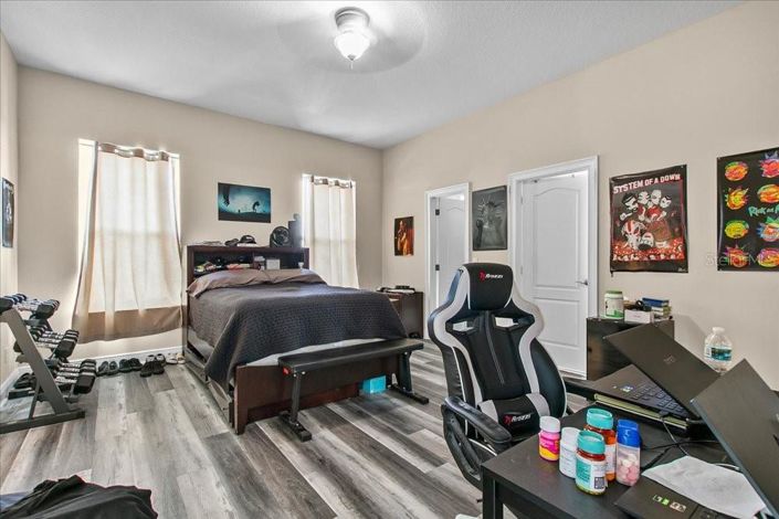 Image No.25-4 Bed House for sale