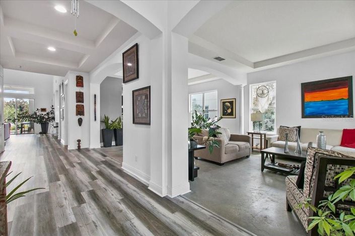 Image No.6-4 Bed House for sale