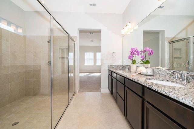 Image No.18-5 Bed House for sale