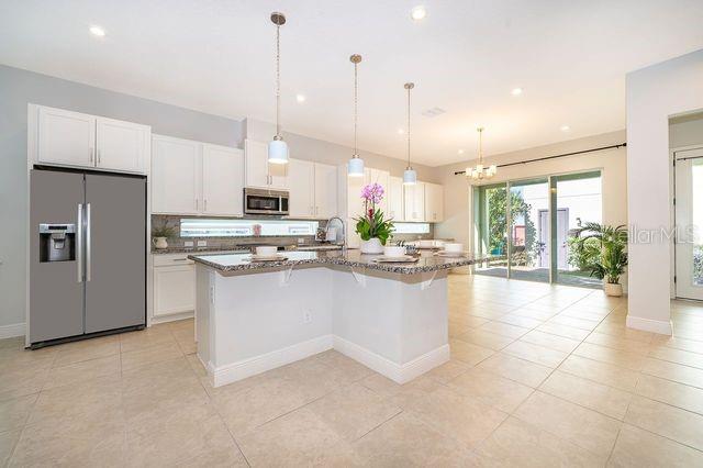 Image No.6-5 Bed House for sale