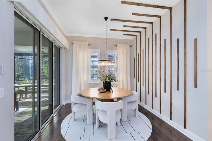 Image No.11-5 Bed House for sale