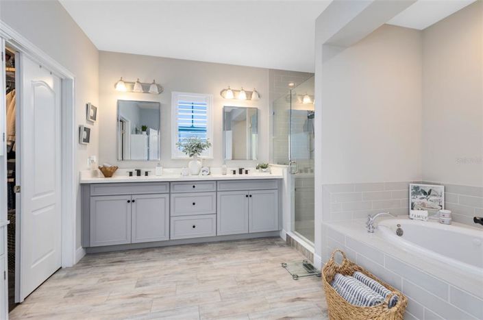 Image No.27-5 Bed House for sale