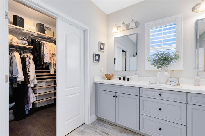 Image No.28-5 Bed House for sale