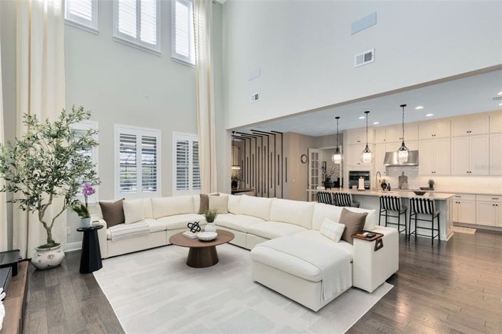 Image No.6-5 Bed House for sale