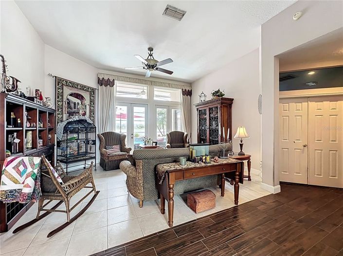 Image No.11-5 Bed House for sale