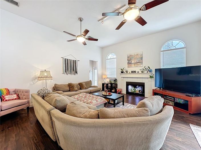 Image No.24-5 Bed House for sale