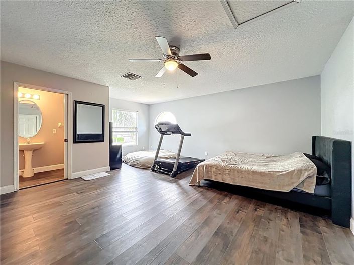 Image No.29-5 Bed House for sale