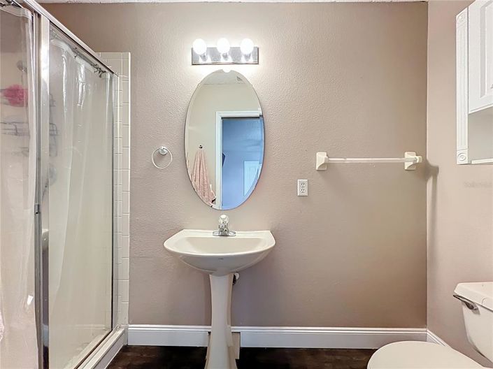 Image No.33-5 Bed House for sale