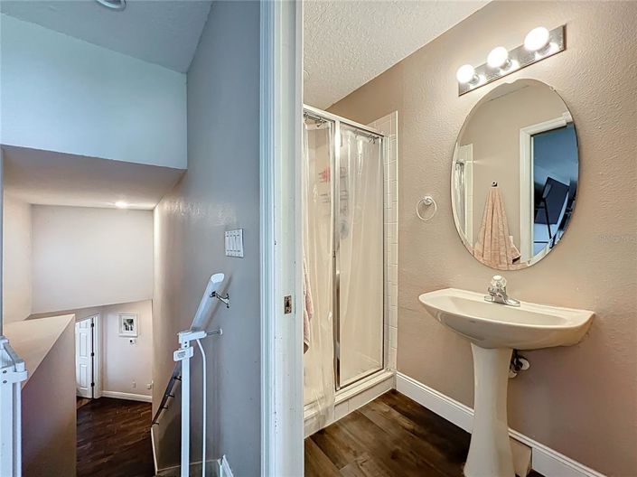 Image No.34-5 Bed House for sale