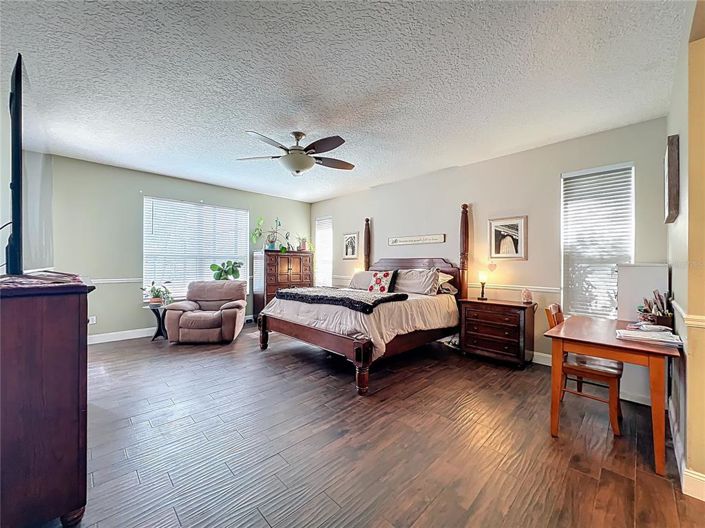 Image No.36-5 Bed House for sale