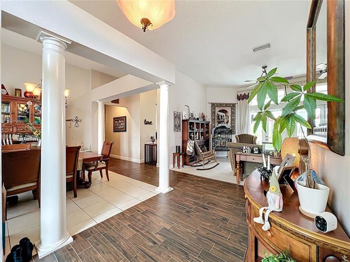 Image No.9-5 Bed House for sale