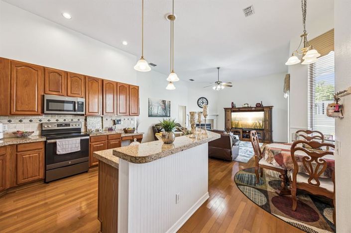 Image No.11-5 Bed House for sale