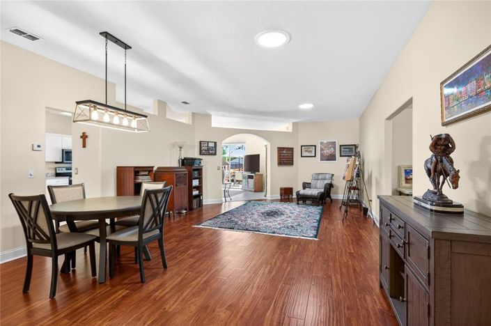 Image No.7-2 Bed House for sale