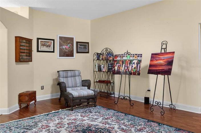 Image No.9-2 Bed House for sale