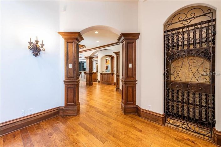 Image No.16-5 Bed House for sale