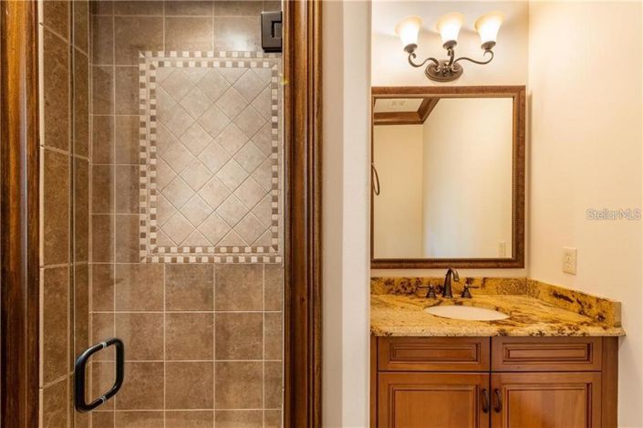 Image No.21-5 Bed House for sale