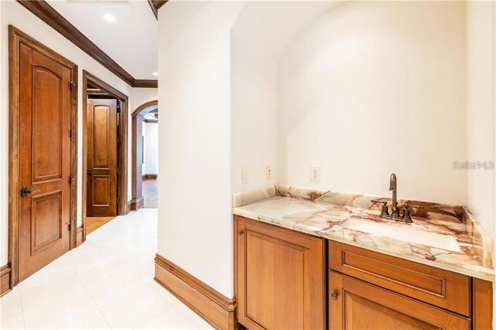 Image No.22-5 Bed House for sale