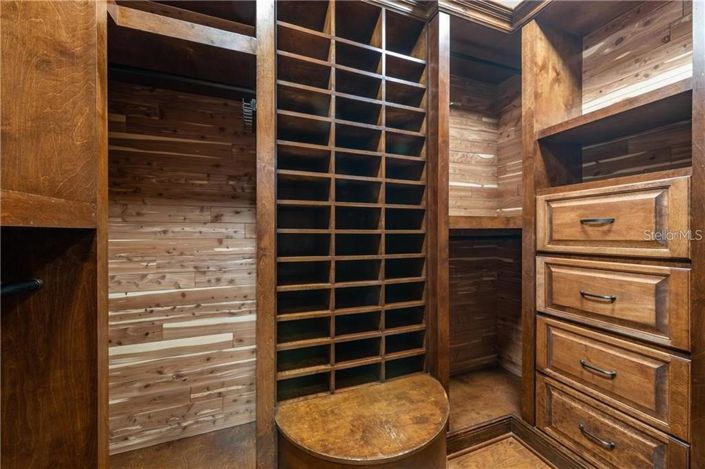 Image No.27-5 Bed House for sale