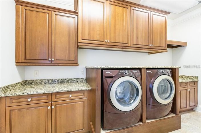 Image No.30-5 Bed House for sale