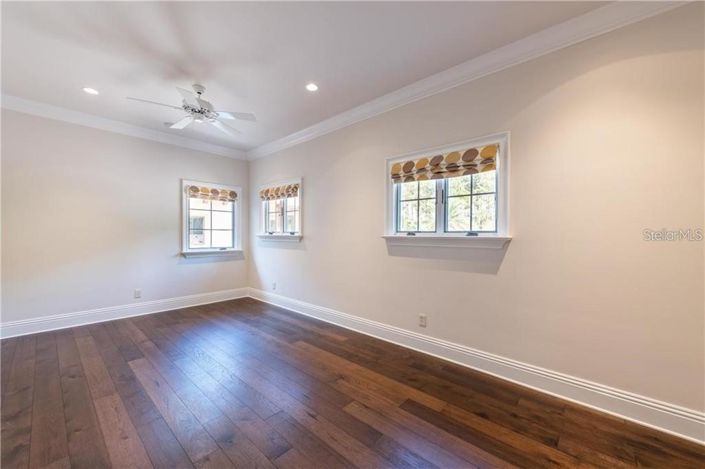 Image No.31-5 Bed House for sale